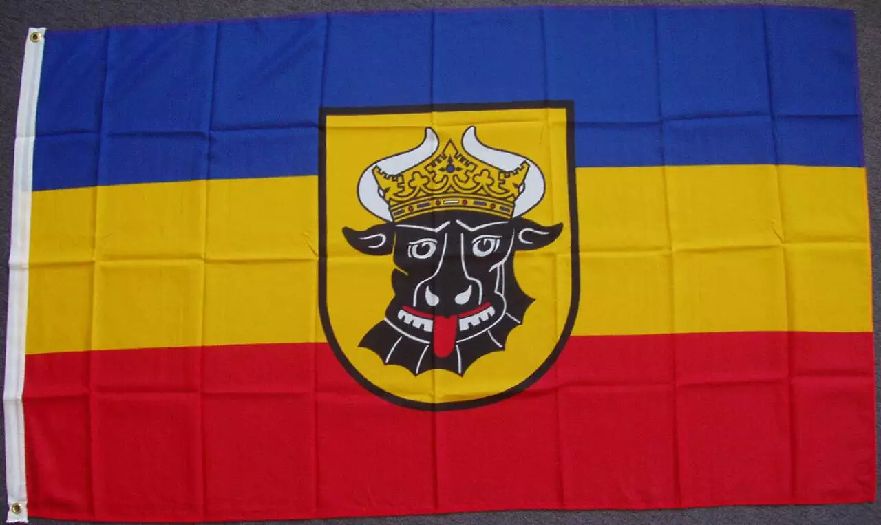 Flagge Mecklenburg mit Ochsenkopf
