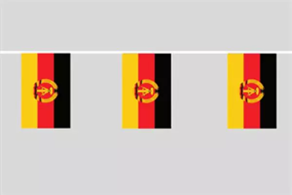 Flaggenkette DDR